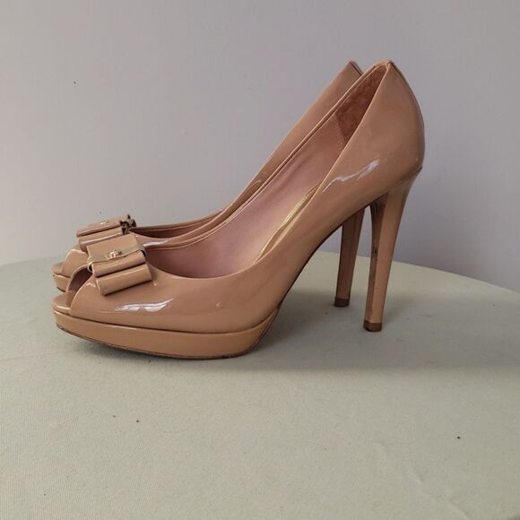Coach Shoe Womens 9 Starla Nude Bow Peep Toe Platform Patent Leather Pumps - Picture 2 of 10